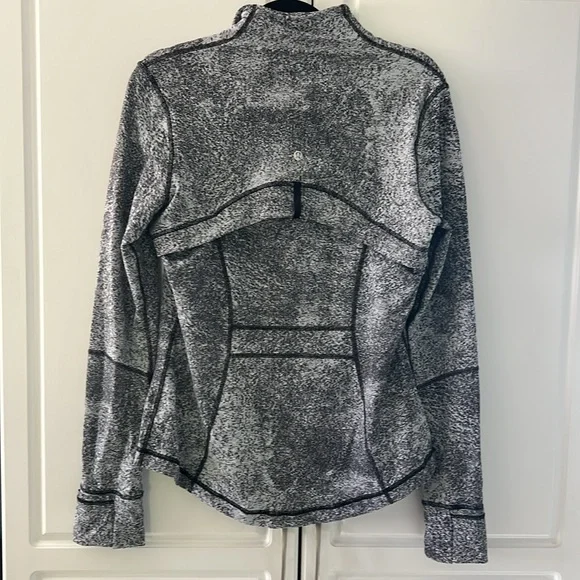 Lululemon Define Jacket - Picture 4 of 5